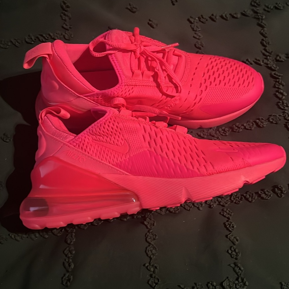 Nike air max 270 hot pink. New without box